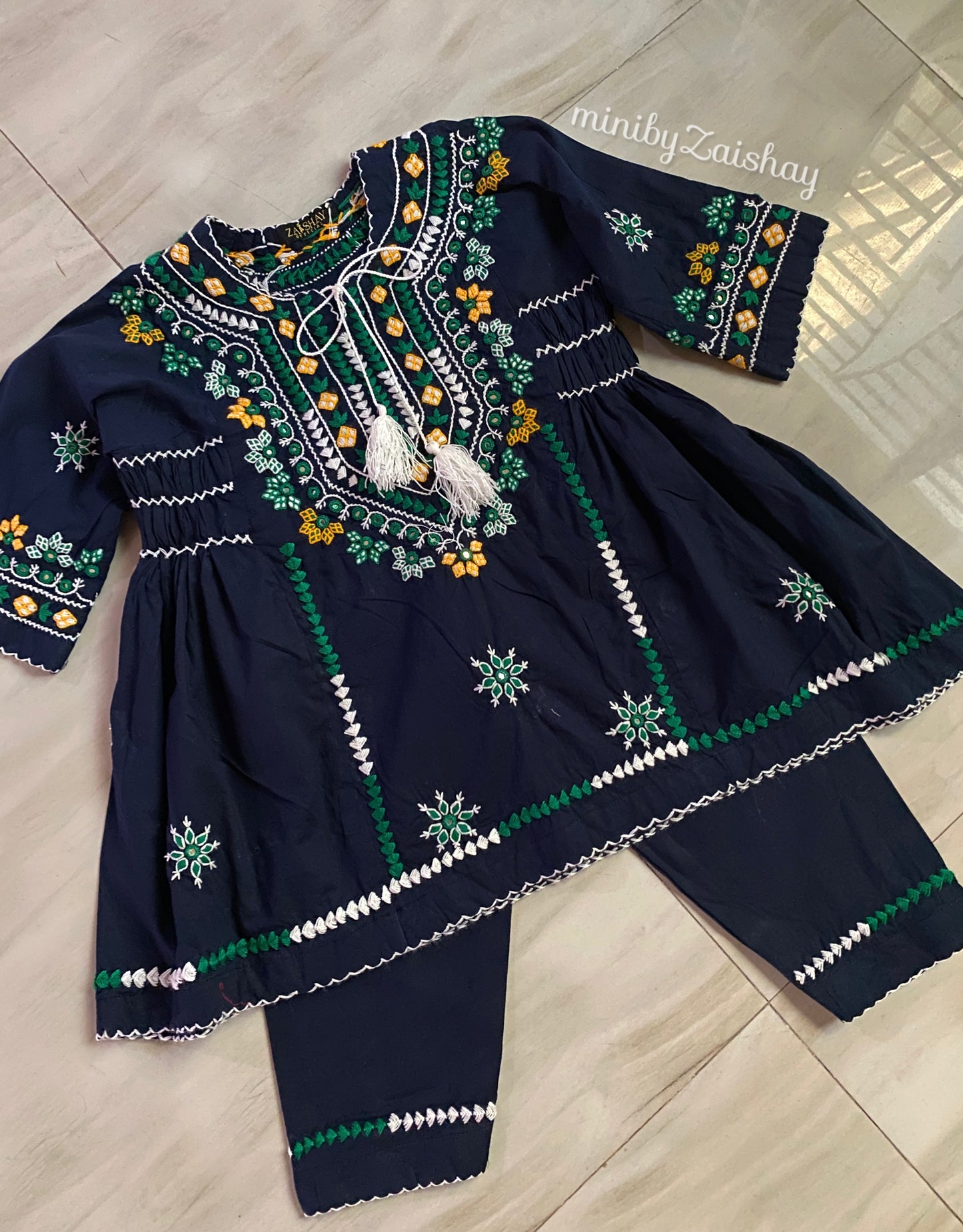 Balochi blossom - Fully handmade and mirror work - Pret